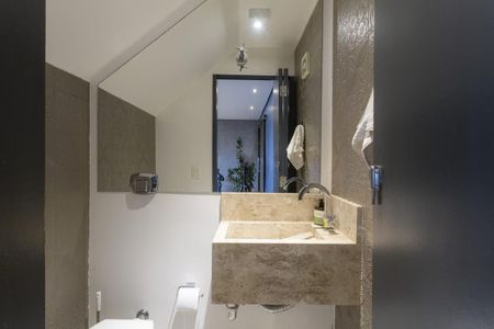 Apartamento para alugar com 240m², 3 quartos e 2 vagasLavabo