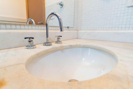 Apartamento à venda com 290m², 5 quartos e 3 vagasBanheiro 1 Detalhe