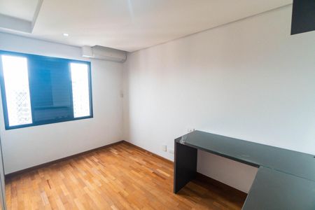 Apartamento à venda com 290m², 5 quartos e 3 vagasQuarto 2