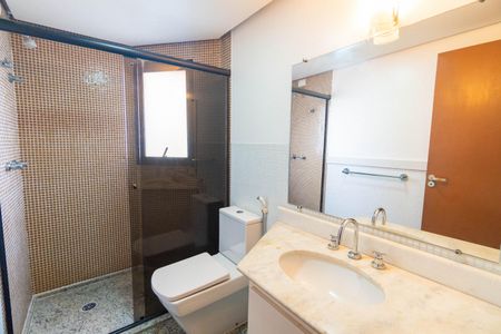 Apartamento à venda com 290m², 5 quartos e 3 vagasBanheiro 1