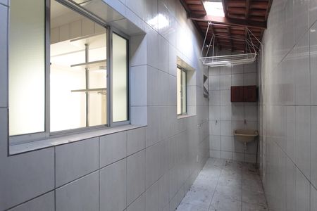 Casa de condomínio à venda com 93m², 3 quartos e 1 vagaÁrea de Serviço