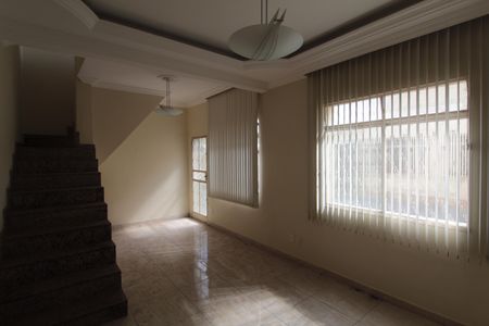Sala de casa de condomínio à venda com 3 quartos, 93m² em Jardim Guanabara, Belo Horizonte