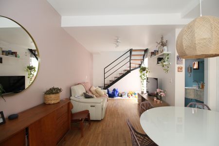 Casa de condomínio para alugar com 94m², 3 quartos e 2 vagasSala