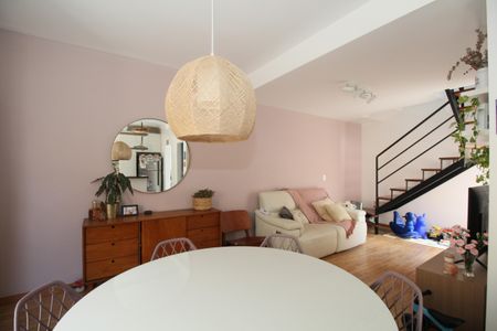 Sala de casa de condomínio para alugar com 3 quartos, 84m² em Vila Sonia, São Paulo