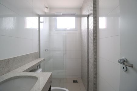 Apartamento para alugar com 146m², 3 quartos e 3 vagasBanheiro do Quarto 2