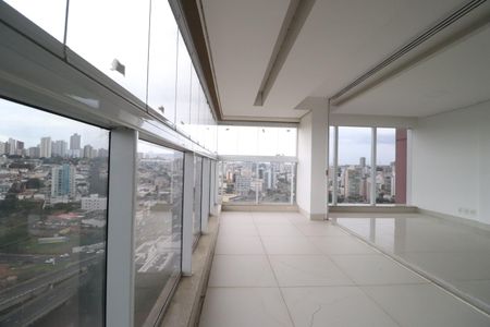 Apartamento para alugar com 146m², 3 quartos e 3 vagasVaranda