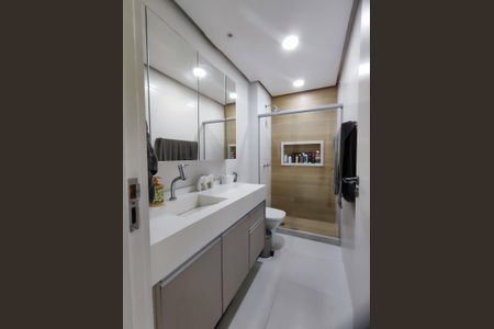Apartamento à venda com 93m², 2 quartos e 1 vagaBanheiro da suíte 