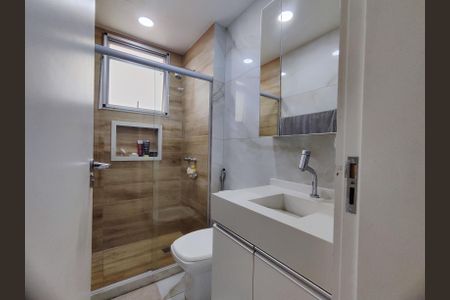 Apartamento à venda com 93m², 2 quartos e 1 vagaBanheiro social 
