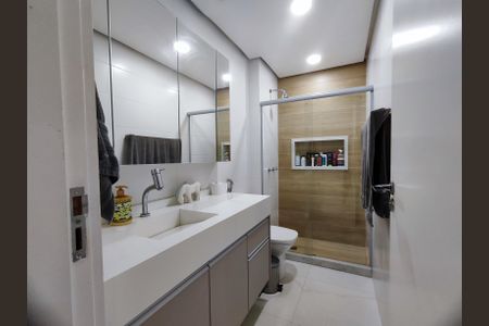 Apartamento à venda com 93m², 2 quartos e 1 vagaBanheiro da suíte 