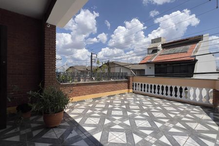 Casa à venda com 300m², 4 quartos e 2 vagas Casa à venda com 300m², 4 quartos e 2 vagasVaranda da Suíte