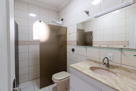 Casa para alugar com 188m², 4 quartos e 2 vagasBanheiro social