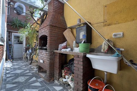 Casa à venda com 300m², 4 quartos e 2 vagas Casa à venda com 300m², 4 quartos e 2 vagasÁrea de Serviço