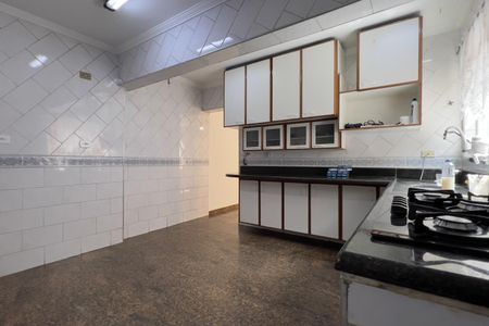 Casa à venda com 300m², 4 quartos e 2 vagas Casa à venda com 300m², 4 quartos e 2 vagasCozinha