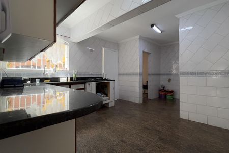 Casa à venda com 300m², 4 quartos e 2 vagas Casa à venda com 300m², 4 quartos e 2 vagasCozinha