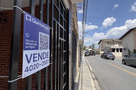 Casa à venda com 300m², 4 quartos e 2 vagas Casa à venda com 300m², 4 quartos e 2 vagasGHWC-751