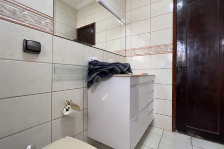 Casa à venda com 300m², 4 quartos e 2 vagas Casa à venda com 300m², 4 quartos e 2 vagasBanheiro