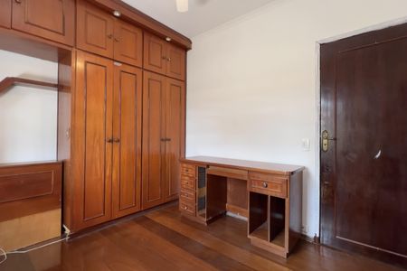 Casa à venda com 300m², 4 quartos e 2 vagas Casa à venda com 300m², 4 quartos e 2 vagasQuarto 2