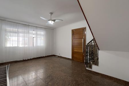 Casa à venda com 300m², 4 quartos e 2 vagas Casa à venda com 300m², 4 quartos e 2 vagasSala