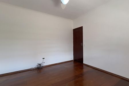 Casa à venda com 300m², 4 quartos e 2 vagas Casa à venda com 300m², 4 quartos e 2 vagasQuarto 1