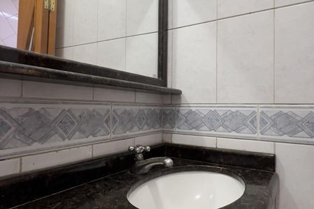 Casa à venda com 300m², 4 quartos e 2 vagas Casa à venda com 300m², 4 quartos e 2 vagasLavabo