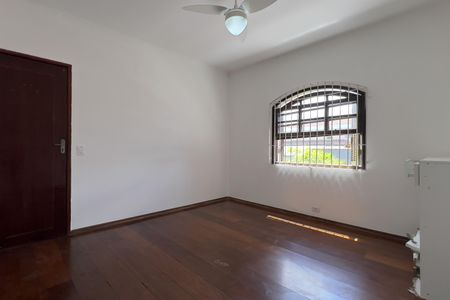 Casa à venda com 300m², 4 quartos e 2 vagas Casa à venda com 300m², 4 quartos e 2 vagasQuarto 1