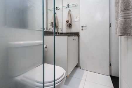 Apartamento à venda com 75m², 3 quartos e 1 vagaQuarto 1 - Banheiro da Suite