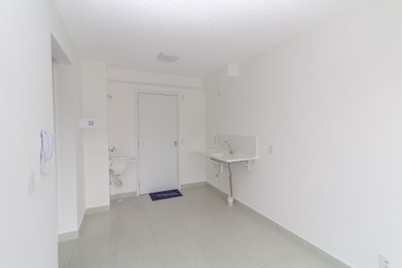 Sala/Cozinha de apartamento para alugar com 2 quartos, 34m² em Vila Carmosina, São Paulo
