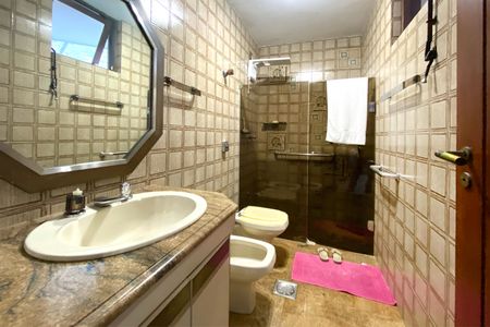 Casa à venda com 500m², 5 quartos e 4 vagasBanheiro da Suíte 4