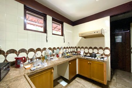 Casa à venda com 500m², 5 quartos e 4 vagasCozinha