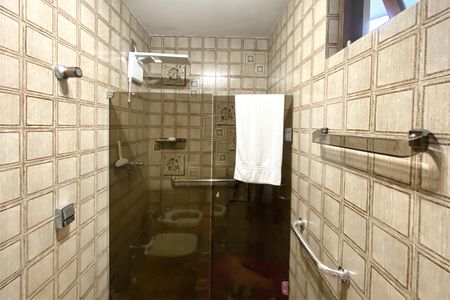 Casa à venda com 500m², 5 quartos e 4 vagasBanheiro da Suíte 4