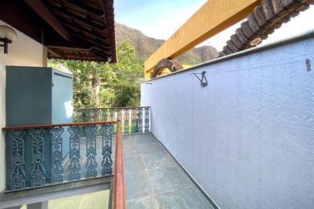 Casa à venda com 500m², 5 quartos e 4 vagasVaranda lateral