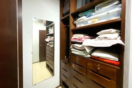Casa à venda com 500m², 5 quartos e 4 vagasCloset