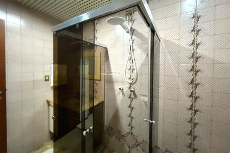 Casa à venda com 500m², 5 quartos e 4 vagasBanheiro da Suíte 2