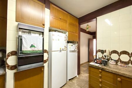 Casa à venda com 500m², 5 quartos e 4 vagasCozinha