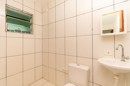 Banheiro de casa para alugar com 1 quarto, 28m² em Vila California, São Paulo