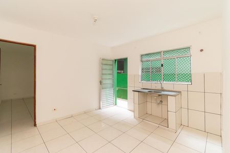 Cozinha de casa para alugar com 1 quarto, 28m² em Vila California, São Paulo