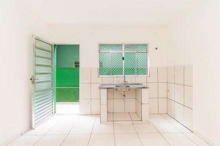 Cozinha de casa para alugar com 1 quarto, 28m² em Vila California, São Paulo