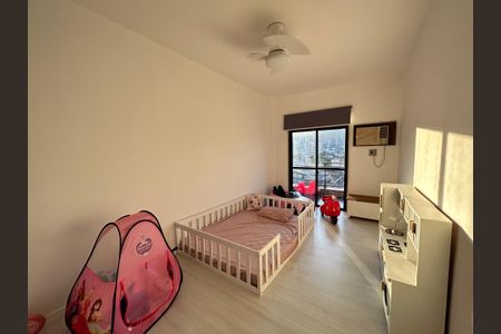 Apartamento à venda com 131m², 3 quartos e 2 vagasQuarto 1