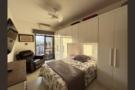 Apartamento à venda com 131m², 3 quartos e 2 vagasSuíte