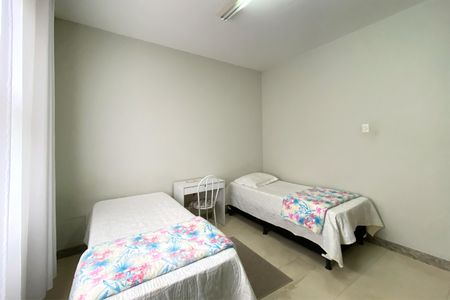 Casa à venda com 368m², 6 quartos e 4 vagasQuarto 3