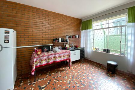 Casa à venda com 368m², 6 quartos e 4 vagasCozinha de Apoio