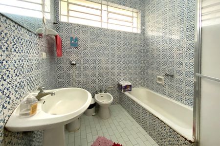 Casa à venda com 368m², 6 quartos e 4 vagasBanheiro