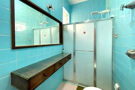 Casa à venda com 368m², 6 quartos e 4 vagasBanheiro da Suíte 1