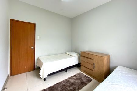 Casa à venda com 368m², 6 quartos e 4 vagasQuarto 2