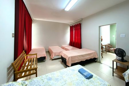 Casa à venda com 368m², 6 quartos e 4 vagasSala