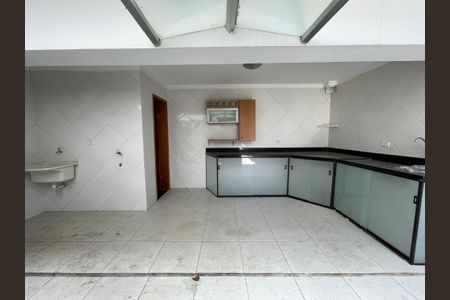 Casa para alugar com 295m², 4 quartos e 2 vagasQuintal