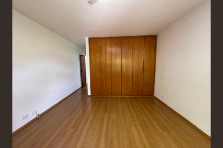 Casa para alugar com 295m², 4 quartos e 2 vagasQuarto 1