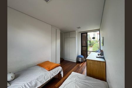 Casa à venda com 3 quartos, 190m² em Vila Ipojuca, São Paulo
