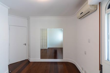 Apartamento para alugar com 190m², 3 quartos e 3 vagas Apartamento para alugar com 190m², 3 quartos e 3 vagasQuarto 2