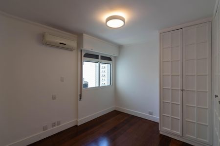 Apartamento para alugar com 190m², 3 quartos e 3 vagas Apartamento para alugar com 190m², 3 quartos e 3 vagasQuarto 2